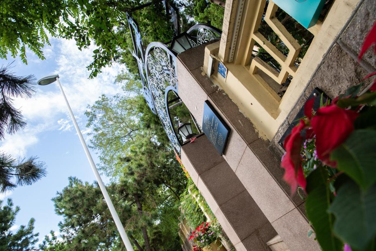 Nordic Memory In Qingdao Hotel Exterior photo